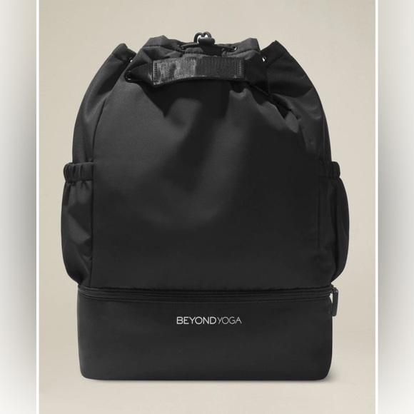 NWT Beyond Yoga Convertible Gym Bag Backpack Black - Picture 1 of 16